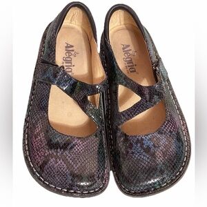 Alegria Sz 36 Dayna Mary Jane Clogs Leather Serpent Snake Print Purple Blue